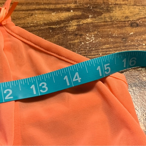 Ladies lace top in size Large - Picture 4 of 5